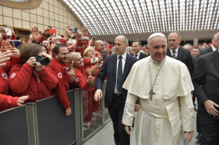 3-A los miembros de la Cruz Roja italiana