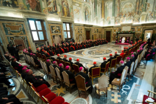 2-A la Curia Romana con ocasión de las felicitaciones navideñas