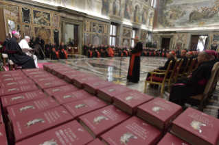 1-A la Curia Romana con ocasión de las felicitaciones navideñas