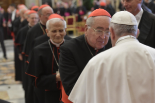 17-A la Curia Romana con ocasión de las felicitaciones navideñas