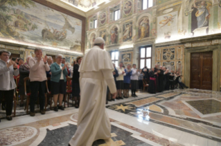 5-A las auxiliares diocesanas de Milán y a las colaboradoras apostólicas diocesanas de Padua y Treviso