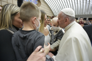 0-A los empleados de la Santa Sede y del Estado de la Ciudad del Vaticano con motivo de las felicitaciones navide&#xf1;as 