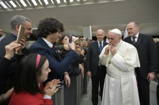 2-Encontro com os funcionários da Santa Sé e do Estado da Cidade do Vaticano para as felicitações de Natal 