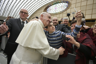 6-Address to the employees of the Holy See and of Vatican City State, with their respective families, for the exchange of Christmas greetings