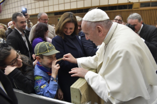 8-Au personnel du Saint-Siège et de l'État de la Cité du Vatican pour l'échange de vœux de Noël 