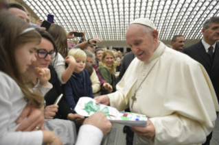 5-Felicitaciones navideñas de los empleados vaticanos y sus familias