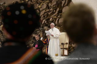 6-Aux participants &#xe0; la rencontre &#xab; L'&#xc9;conomie de Communion &#xbb;, organis&#xe9;e par le Mouvement des Focolari