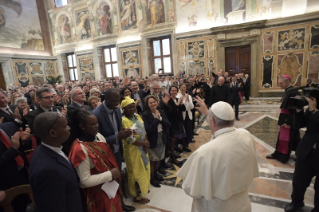 9-À la Communauté de l’Emmanuel