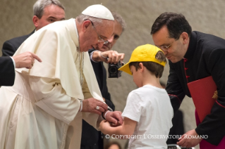 20-Incontro con Bambini e Ragazzi di Scuole italiane, partecipanti alla manifestazione promossa da "La Fabbrica della Pace"