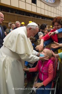 1-Incontro con Bambini e Ragazzi di Scuole italiane, partecipanti alla manifestazione promossa da "La Fabbrica della Pace"