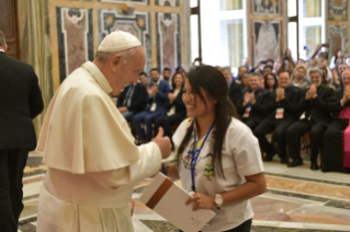 2-Aos participantes do Fórum Internacional dos Jovens 