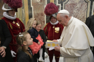 9-À Guarda Suíça Pontifícia, por ocasião do juramento dos novos recrutas 