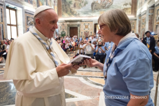 3-Udienza alle Delegate della "Conférence Internationale Catholique du Guidisme" (26 giugno 2015)