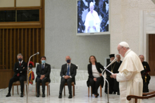 11-Ai Dirigenti e agli Agenti dell'Ispettorato di Pubblica Sicurezza Vaticano in occasione del 75° anniversario di istituzione