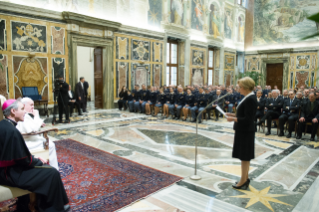 5-Incontro con i Dirigenti, gli Agenti e il Personale dell'Ispettorato di Pubblica Sicurezza presso il Vaticano