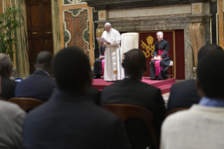 1-A los Misioneros de África (Padres Blancos) y a las Misioneras de Nuestra Señora de África (Hermanas Blancas)