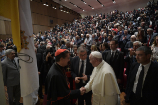 7-Il Santo Padre inaugura la Mostra: "Calligrafia per il Dialogo: promuovere la cultura di pace attraverso la cultura e l'arte", intitolata alla memoria del Cardinale Jean-Louis Tauran