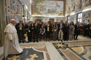 0-A los participantes en un Encuentro internacional para Centros Académicos, Movimientos y Asociaciones de Nueva Evangelización