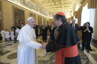 1-An die Familie des Findelhauses "Ospedale degli Innocenti" in Florenz