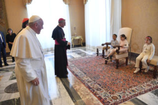 9-An die Familie des Findelhauses "Ospedale degli Innocenti" in Florenz