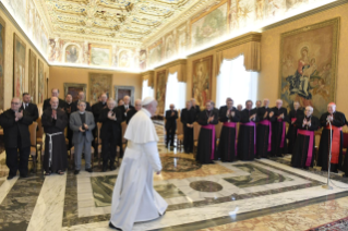 0-Aux participants à l'Assemblée plénière du Conseil pontifical pour les Textes législatifs