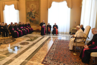 4-A los participantes en la plenaria del Consejo Pontificio para los Textos Legislativos