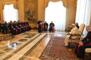 4-Aux participants à l'Assemblée plénière du Conseil pontifical pour les Textes législatifs