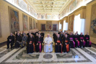 11-Aux participants à l'Assemblée plénière du Conseil pontifical pour les Textes législatifs