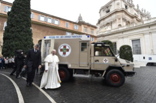 18-A los miembros del Servicio Nacional de la Protección Civil de Italia