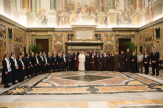 0-Encuentro del Santo Padre con las Carmelitas de Belén y las Hermanas del Santo Rosario tras la canonización de María de Jesús Crucificado y Alfonsina Danil Ghattas