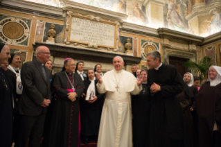 2-Encuentro del Santo Padre con las Carmelitas de Belén y las Hermanas del Santo Rosario tras la canonización de María de Jesús Crucificado y Alfonsina Danil Ghattas