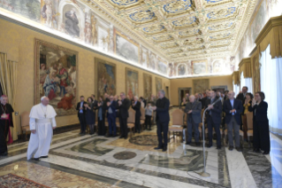 2-A los redactores y colaboradores de la revista <i>Aggiornamenti Sociali</i>