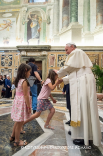 8-Udienza del Santo Padre ai partecipanti all'Incontro promosso dall'Associazione Scienza e Vita