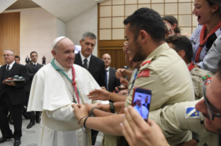 16-A la Unión Internacional de Guías y Scouts de Europa