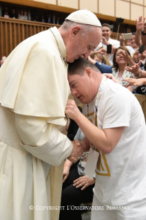 6-Audiencia a los miembros de la Comunidad Católica Shalom