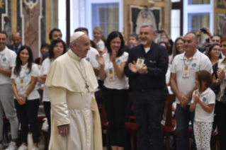 10-A los participantes en un Congreso sobre el tema &#x201c;La teología de la ternura en el Papa Francisco&#x201d;