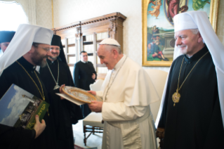 0-Aux &#xc9;v&#xea;ques ukrainiens en visite <i>ad limina Apostolorum</i>