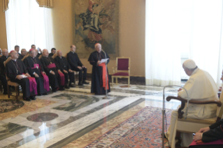 1-Ai Sacerdoti e ai Membri della Curia dell'Arcidiocesi di Valencia (Spagna)