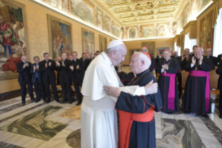 4-A sacerdotes y miembros de la curia de la Archidiócesis de Valencia