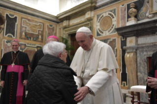 2-Aos membros da Arquiconfraria da "Virgen de la Cinta" de Tortosa (Espanha)