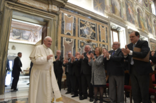 7-Aos membros da Arquiconfraria da "Virgen de la Cinta" de Tortosa (Espanha)