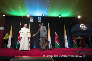 3-Viaggio Apostolico: Incontro con le Autorità del Kenya e con il Corpo Diplomatico