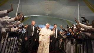 1-Apostolic Journey: Meeting with Clergy, Men and Women Religious and Seminarians in Nairobi