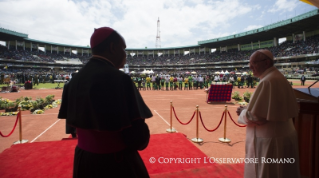 8-Viaggio Apostolico: Incontro con i giovani a Nairobi