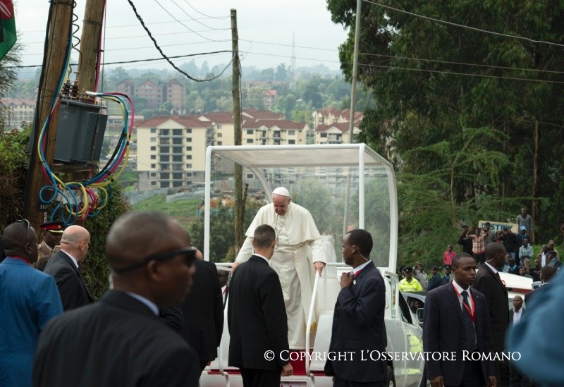 9-Apostolische Reise: Besuch im Elendsviertel von Kangemi