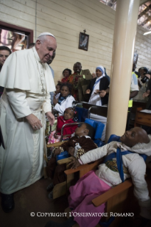 14-Viagem Apostólica: Visita ao bairro pobre de Kangemi em Nairóbi