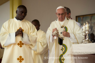 1-Apostolic Journey: Holy Mass at Nairobi University Campus