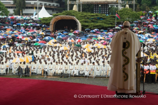 13-Apostolic Journey: Holy Mass at Nairobi University Campus