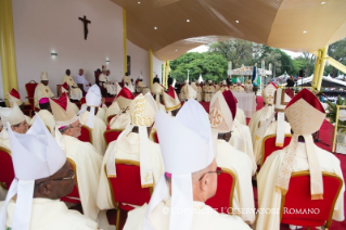 16-Apostolic Journey: Holy Mass at Nairobi University Campus