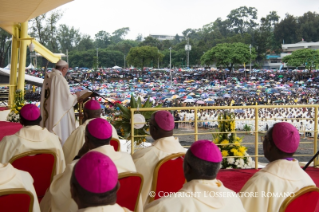 20-Apostolic Journey: Holy Mass at Nairobi University Campus